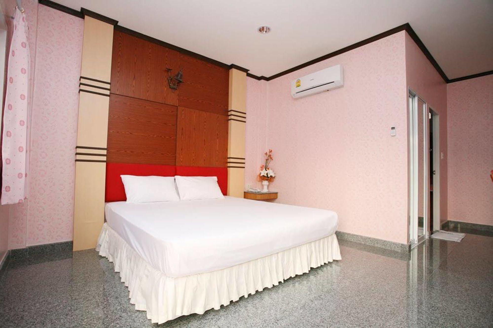 Soda Resort Kamphaeng Phet Ngoại thất bức ảnh